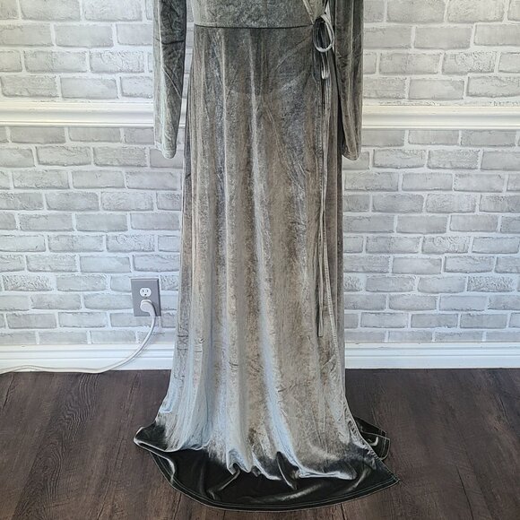 Baltic Born Esmerelda Velvet Wrap Maxi Dress Gray NEW Plus 1X Elegant Feminine - Picture 7 of 9